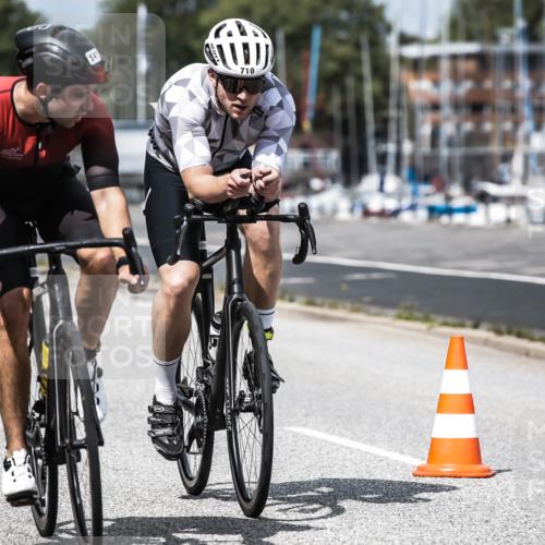 16.08.2026 - KN Förde Triathlon 2026 H.Heesch http://msf.ph/oto/9984901 16.08.2026 13:01:38 Radfahren 541, 575, 606, 703, 710 meine-sportfotos.de