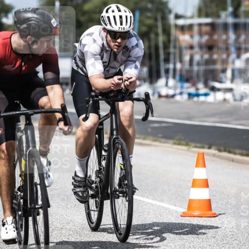 16.08.2026 - KN Förde Triathlon 2026 H.Heesch http://msf.ph/oto/9984902 16.08.2026 13:01:38 Radfahren 541, 575, 606, 703, 710 meine-sportfotos.de