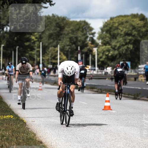 16.08.2026 - KN Förde Triathlon 2026 H.Heesch http://msf.ph/oto/9984924 16.08.2026 13:01:54 Radfahren 532, 598, 719, 730, 738 meine-sportfotos.de