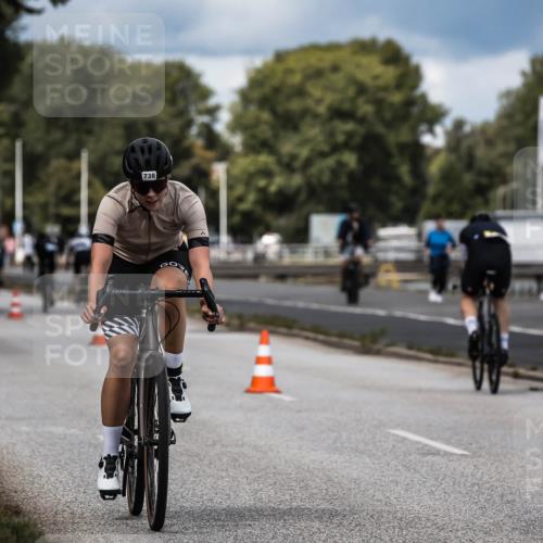 16.08.2026 - KN Förde Triathlon 2026 H.Heesch http://msf.ph/oto/9984952 16.08.2026 13:01:56 Radfahren 532, 719, 730, 731, 738 meine-sportfotos.de