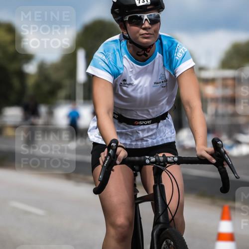 16.08.2026 - KN Förde Triathlon 2026 H.Heesch http://msf.ph/oto/9984993 16.08.2026 13:02:01 Radfahren 717, 731 meine-sportfotos.de
