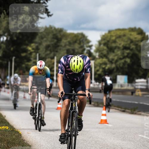 16.08.2026 - KN Förde Triathlon 2026 H.Heesch http://msf.ph/oto/9984994 16.08.2026 13:02:17 Radfahren 553, 555, 558, 732 meine-sportfotos.de