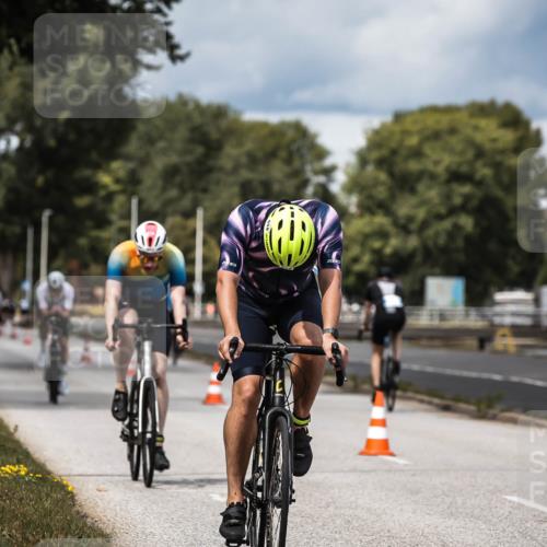 16.08.2026 - KN Förde Triathlon 2026 H.Heesch http://msf.ph/oto/9984995 16.08.2026 13:02:17 Radfahren 553, 555, 558, 732 meine-sportfotos.de