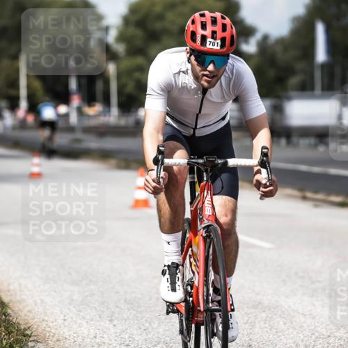 16.08.2026 - KN Förde Triathlon 2026 H.Heesch http://msf.ph/oto/9985108 16.08.2026 13:02:45 Radfahren 557, 701, 707 meine-sportfotos.de