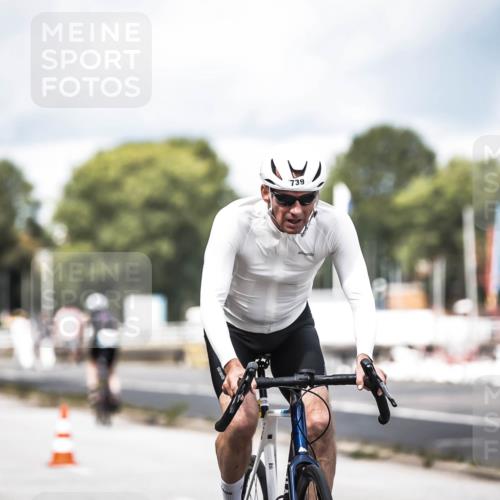 16.08.2026 - KN Förde Triathlon 2026 H.Heesch http://msf.ph/oto/9985261 16.08.2026 13:03:47 Radfahren 561, 580, 585, 726, 734, 739 meine-sportfotos.de