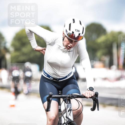 16.08.2026 - KN Förde Triathlon 2026 H.Heesch http://msf.ph/oto/9985278 16.08.2026 13:03:51 Radfahren 561, 580, 726 meine-sportfotos.de