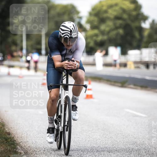 16.08.2026 - KN Förde Triathlon 2026 H.Heesch http://msf.ph/oto/9985348 16.08.2026 13:04:07 Radfahren 514, 515, 532, 542, 545, 608, 703 meine-sportfotos.de