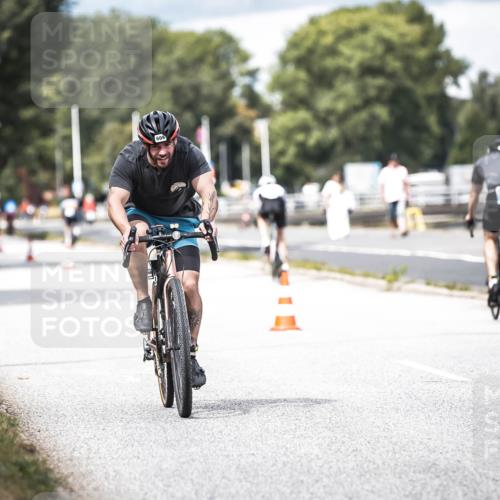 16.08.2026 - KN Förde Triathlon 2026 H.Heesch http://msf.ph/oto/9985361 16.08.2026 13:04:16 Radfahren 571, 606, 721 meine-sportfotos.de