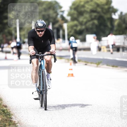 16.08.2026 - KN Förde Triathlon 2026 H.Heesch http://msf.ph/oto/9985398 16.08.2026 13:04:22 Radfahren 575 meine-sportfotos.de