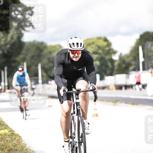16.08.2026 - KN Förde Triathlon 2026 H.Heesch http://msf.ph/oto/9985418 16.08.2026 13:04:46 Radfahren 555, 705, 717 meine-sportfotos.de