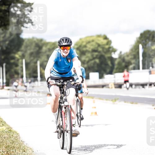 16.08.2026 - KN Förde Triathlon 2026 H.Heesch http://msf.ph/oto/9985425 16.08.2026 13:04:48 Radfahren 555, 705, 717 meine-sportfotos.de