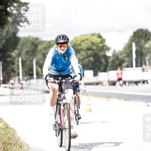 16.08.2026 - KN Förde Triathlon 2026 H.Heesch http://msf.ph/oto/9985426 16.08.2026 13:04:48 Radfahren 555, 705, 717 meine-sportfotos.de