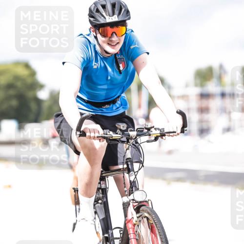 16.08.2026 - KN Förde Triathlon 2026 H.Heesch http://msf.ph/oto/9985442 16.08.2026 13:04:48 Radfahren 555, 705, 717 meine-sportfotos.de