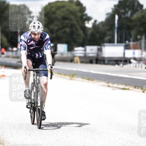 16.08.2026 - KN Förde Triathlon 2026 H.Heesch http://msf.ph/oto/9985485 16.08.2026 13:05:22 Radfahren 511, 540, 587 meine-sportfotos.de