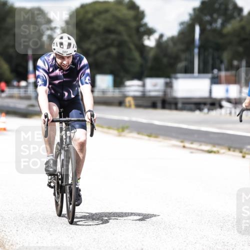 16.08.2026 - KN Förde Triathlon 2026 H.Heesch http://msf.ph/oto/9985486 16.08.2026 13:05:22 Radfahren 511, 540, 587 meine-sportfotos.de