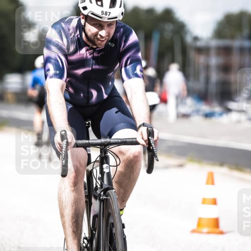 16.08.2026 - KN Förde Triathlon 2026 H.Heesch http://msf.ph/oto/9985502 16.08.2026 13:05:23 Radfahren 511, 579, 587 meine-sportfotos.de