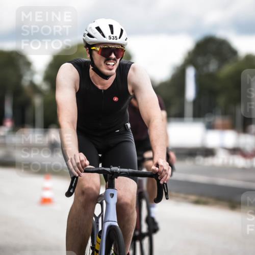16.08.2026 - KN Förde Triathlon 2026 H.Heesch http://msf.ph/oto/9985616 16.08.2026 13:06:08 Radfahren 535, 542, 567, 585, 586, 609, 715, 745 meine-sportfotos.de