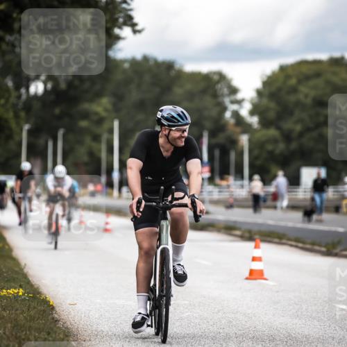 16.08.2026 - KN Förde Triathlon 2026 H.Heesch http://msf.ph/oto/9985618 16.08.2026 13:06:11 Radfahren 514, 535, 567, 585, 591, 715 meine-sportfotos.de