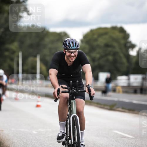 16.08.2026 - KN Förde Triathlon 2026 H.Heesch http://msf.ph/oto/9985629 16.08.2026 13:06:11 Radfahren 514, 535, 567, 585, 591, 715 meine-sportfotos.de