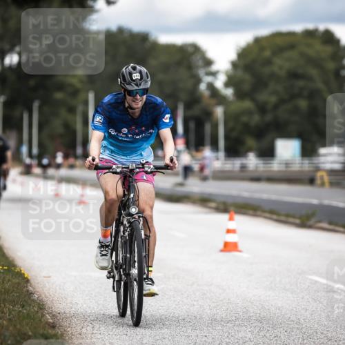 16.08.2026 - KN Förde Triathlon 2026 H.Heesch http://msf.ph/oto/9985684 16.08.2026 13:06:29 Radfahren 527, 580, 709, 725 meine-sportfotos.de