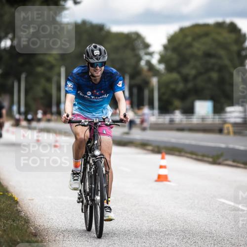 16.08.2026 - KN Förde Triathlon 2026 H.Heesch http://msf.ph/oto/9985685 16.08.2026 13:06:29 Radfahren 527, 580, 709, 725 meine-sportfotos.de
