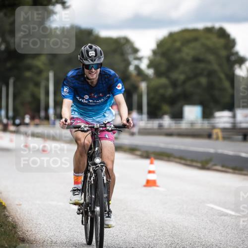 16.08.2026 - KN Förde Triathlon 2026 H.Heesch http://msf.ph/oto/9985688 16.08.2026 13:06:29 Radfahren 527, 580, 709, 725 meine-sportfotos.de