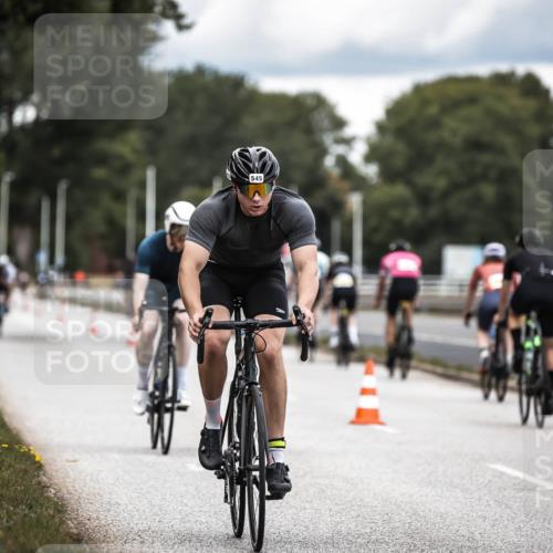16.08.2026 - KN Förde Triathlon 2026 H.Heesch http://msf.ph/oto/9985698 16.08.2026 13:06:34 Radfahren 545, 571 meine-sportfotos.de