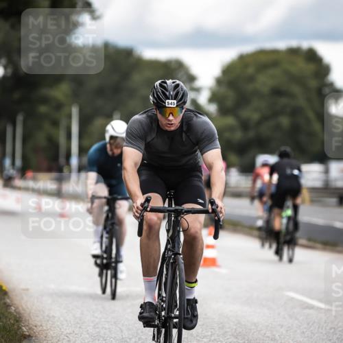 16.08.2026 - KN Förde Triathlon 2026 H.Heesch http://msf.ph/oto/9985704 16.08.2026 13:06:35 Radfahren 545, 571 meine-sportfotos.de