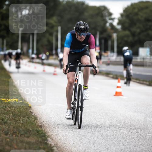 16.08.2026 - KN Förde Triathlon 2026 H.Heesch http://msf.ph/oto/9985802 16.08.2026 13:07:09 Radfahren 509, 543, 704, 727 meine-sportfotos.de