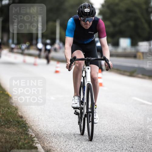 16.08.2026 - KN Förde Triathlon 2026 H.Heesch http://msf.ph/oto/9985810 16.08.2026 13:07:10 Radfahren 507, 509, 543, 704, 727 meine-sportfotos.de
