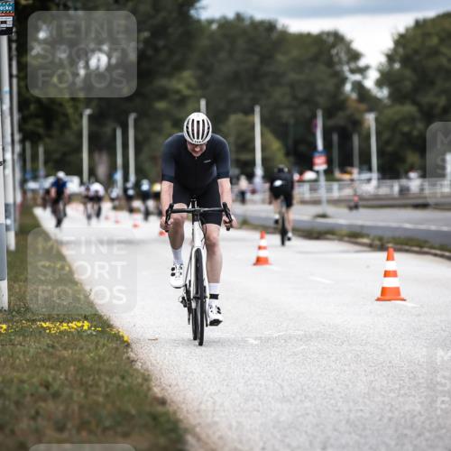 16.08.2026 - KN Förde Triathlon 2026 H.Heesch http://msf.ph/oto/9985832 16.08.2026 13:07:18 Radfahren 507, 724, 740 meine-sportfotos.de