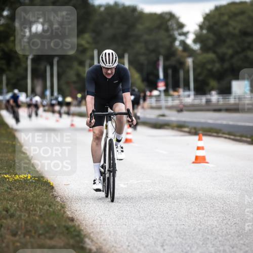 16.08.2026 - KN Förde Triathlon 2026 H.Heesch http://msf.ph/oto/9985839 16.08.2026 13:07:18 Radfahren 507, 724, 740 meine-sportfotos.de