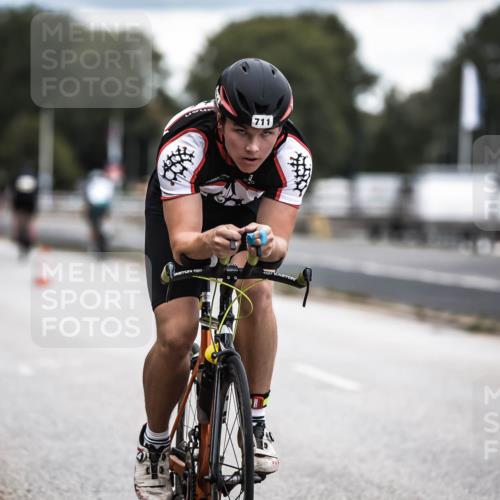 16.08.2026 - KN Förde Triathlon 2026 H.Heesch http://msf.ph/oto/9985919 16.08.2026 13:07:39 Radfahren 524, 592, 711 meine-sportfotos.de