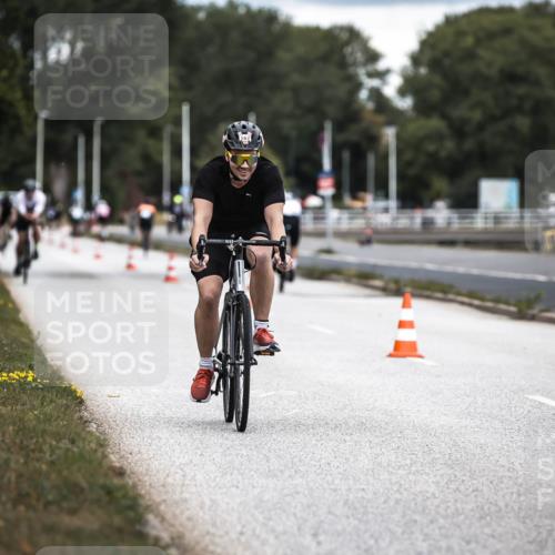 16.08.2026 - KN Förde Triathlon 2026 H.Heesch http://msf.ph/oto/9985978 16.08.2026 13:07:54 Radfahren 562, 594, 603 meine-sportfotos.de