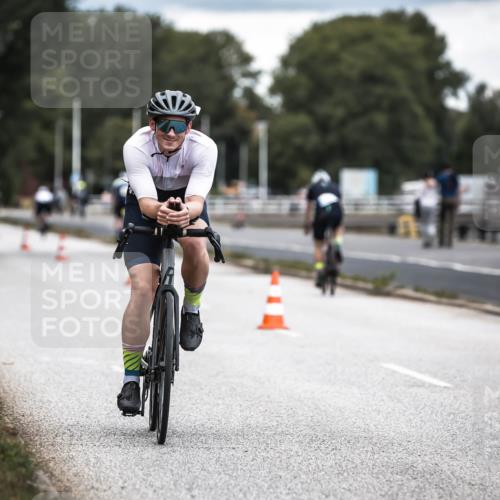 16.08.2026 - KN Förde Triathlon 2026 H.Heesch http://msf.ph/oto/9986004 16.08.2026 13:08:00 Radfahren 566, 738 meine-sportfotos.de