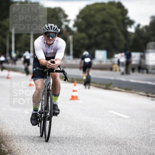16.08.2026 - KN Förde Triathlon 2026 H.Heesch http://msf.ph/oto/9986007 16.08.2026 13:08:00 Radfahren 566, 738 meine-sportfotos.de