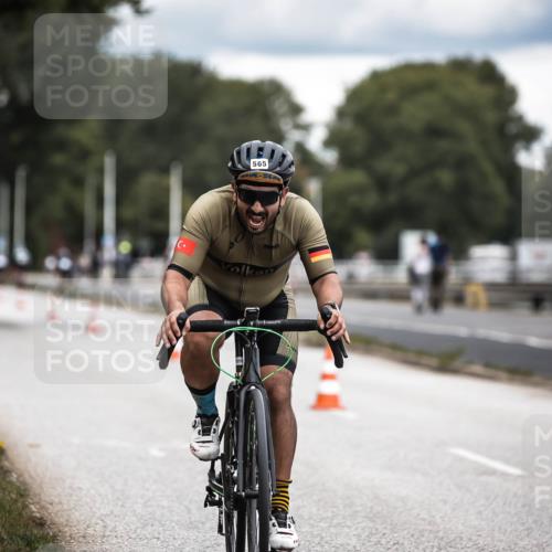 16.08.2026 - KN Förde Triathlon 2026 H.Heesch http://msf.ph/oto/9986054 16.08.2026 13:08:10 Radfahren 565, 710, 732 meine-sportfotos.de
