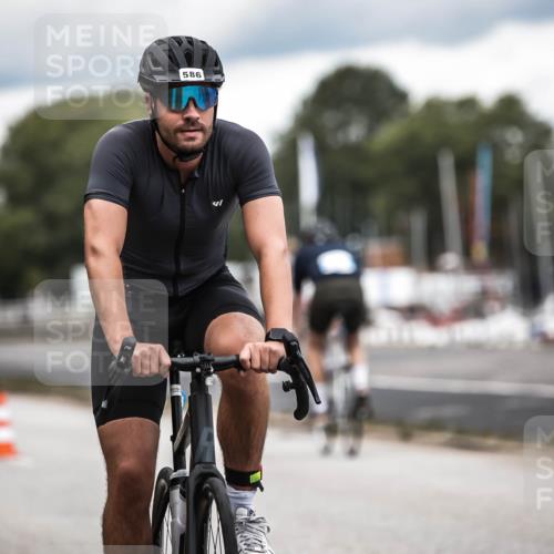 16.08.2026 - KN Förde Triathlon 2026 H.Heesch http://msf.ph/oto/9986143 16.08.2026 13:08:49 Radfahren 581, 586, 598, 716, 725 meine-sportfotos.de