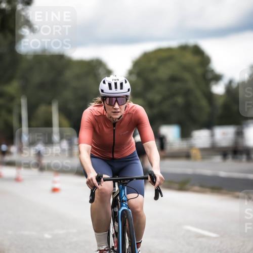16.08.2026 - KN Förde Triathlon 2026 H.Heesch http://msf.ph/oto/9986197 16.08.2026 13:09:02 Radfahren 589, 591, 707, 709 meine-sportfotos.de