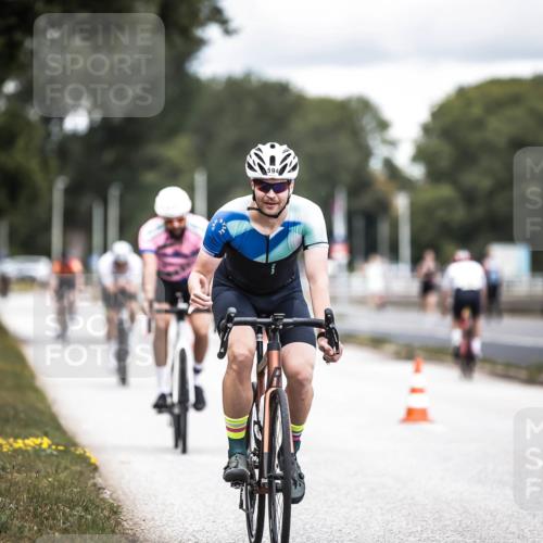 16.08.2026 - KN Förde Triathlon 2026 H.Heesch http://msf.ph/oto/9986374 16.08.2026 13:10:10 Radfahren 504, 594, 595, 718, 732 meine-sportfotos.de