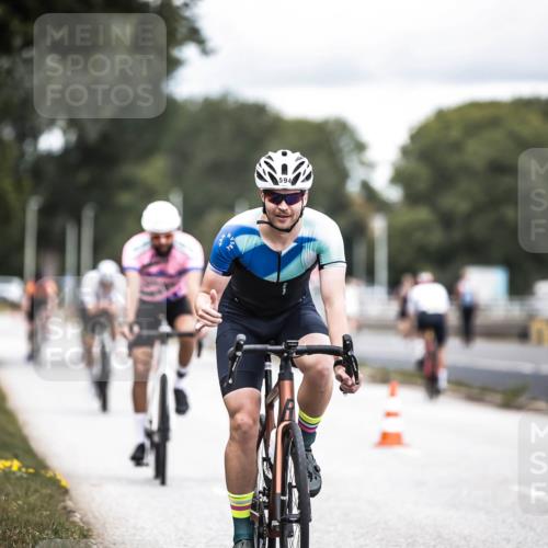 16.08.2026 - KN Förde Triathlon 2026 H.Heesch http://msf.ph/oto/9986377 16.08.2026 13:10:10 Radfahren 504, 594, 595, 718, 732 meine-sportfotos.de