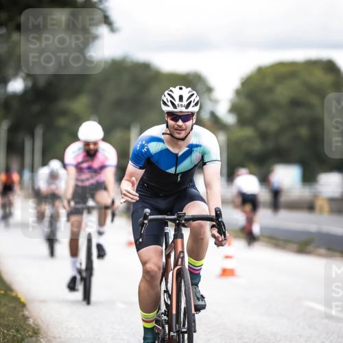 16.08.2026 - KN Förde Triathlon 2026 H.Heesch http://msf.ph/oto/9986379 16.08.2026 13:10:10 Radfahren 504, 594, 595, 718, 732 meine-sportfotos.de