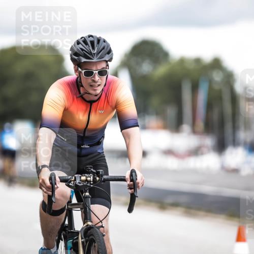 16.08.2026 - KN Förde Triathlon 2026 H.Heesch http://msf.ph/oto/9986434 16.08.2026 13:10:18 Radfahren 592, 710 meine-sportfotos.de