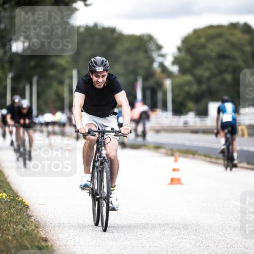 16.08.2026 - KN Förde Triathlon 2026 H.Heesch http://msf.ph/oto/9986600 16.08.2026 13:11:20 Radfahren 572, 716 meine-sportfotos.de