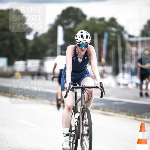 16.08.2026 - KN Förde Triathlon 2026 H.Heesch http://msf.ph/oto/9986746 16.08.2026 13:12:07 Radfahren 512, 555, 578, 589, 705, 726, 729, 739, 746 meine-sportfotos.de