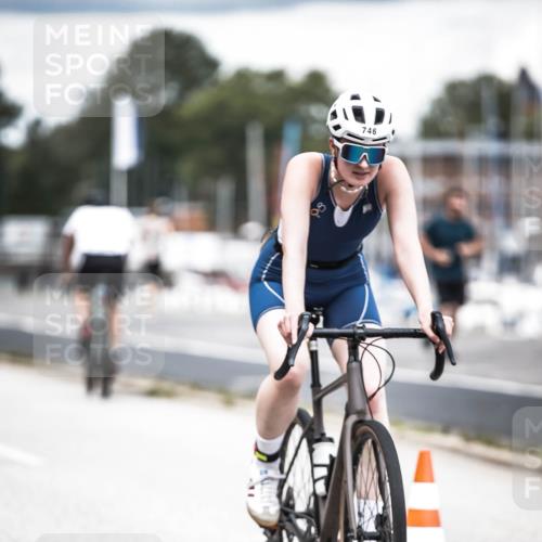 16.08.2026 - KN Förde Triathlon 2026 H.Heesch http://msf.ph/oto/9986751 16.08.2026 13:12:07 Radfahren 512, 555, 578, 589, 705, 726, 729, 739, 746 meine-sportfotos.de