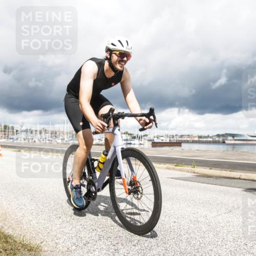 16.08.2026 - KN Förde Triathlon 2026 H.Heesch http://msf.ph/oto/9986788 16.08.2026 12:55:37 Radfahren 526, 535 meine-sportfotos.de