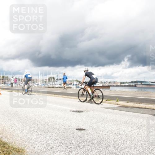 16.08.2026 - KN Förde Triathlon 2026 H.Heesch http://msf.ph/oto/9986892 16.08.2026 12:58:24 Radfahren 590, 597, 607, 716 meine-sportfotos.de