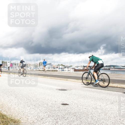 16.08.2026 - KN Förde Triathlon 2026 H.Heesch http://msf.ph/oto/9986893 16.08.2026 12:58:24 Radfahren 590, 597, 607, 716 meine-sportfotos.de