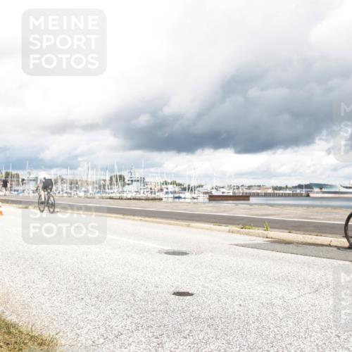 16.08.2026 - KN Förde Triathlon 2026 H.Heesch http://msf.ph/oto/9987001 16.08.2026 13:00:03 Radfahren 525, 558 meine-sportfotos.de